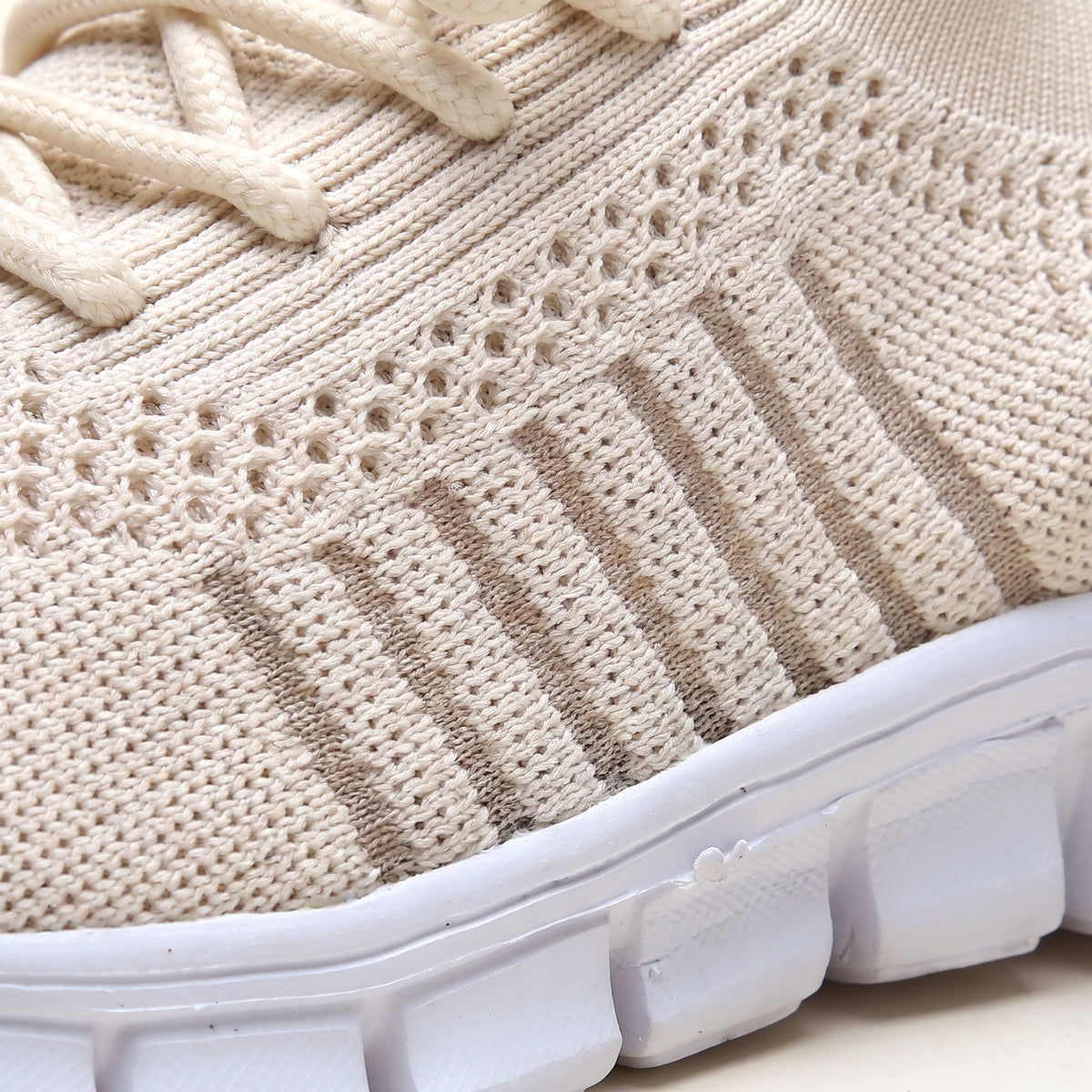 Niitty Tennarit – Beige