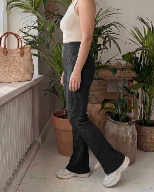 Ribbed™ Flare Housut – Mustat