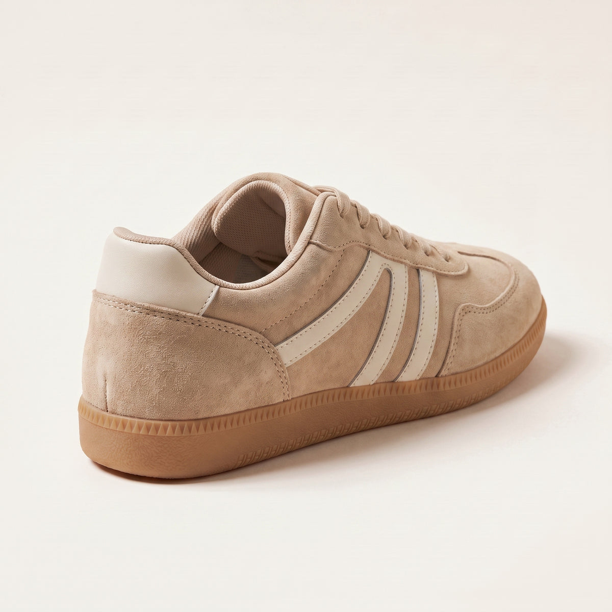 Suvi Tennarit – Beige